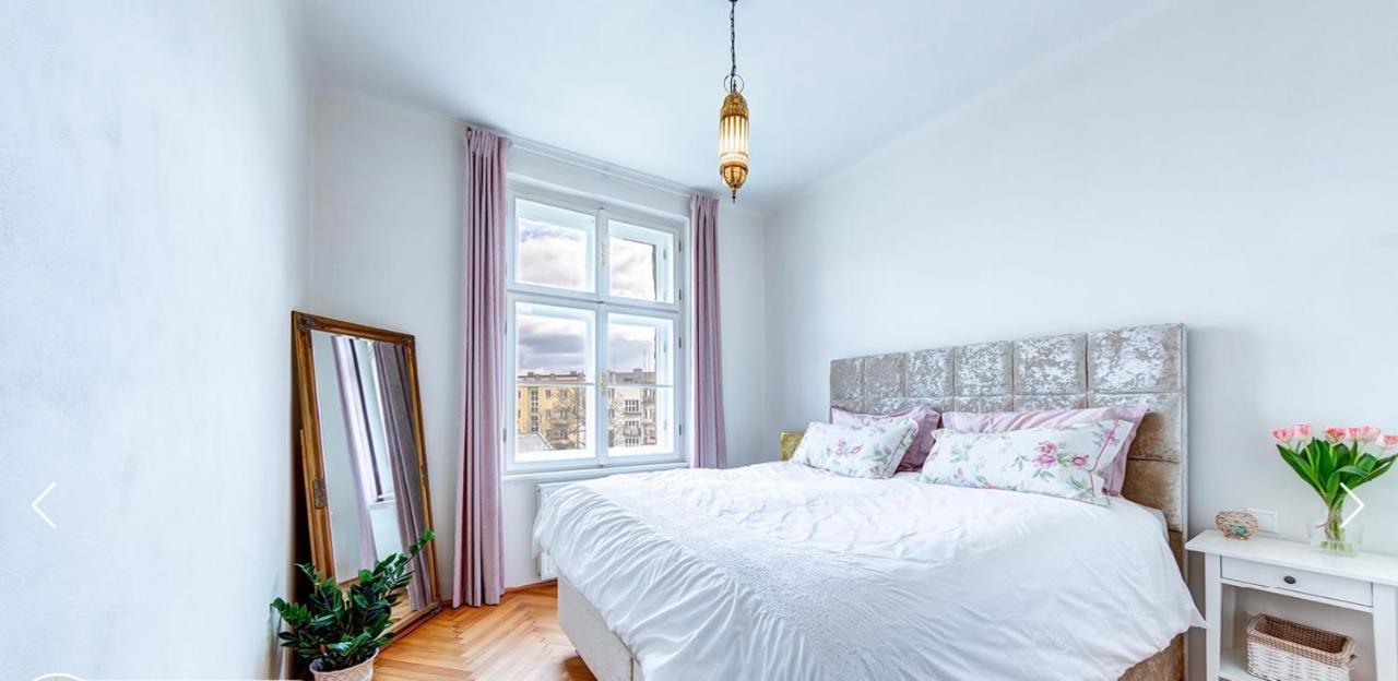 City Center Apartment ฮราเดตสคราโลเว ภายนอก รูปภาพ